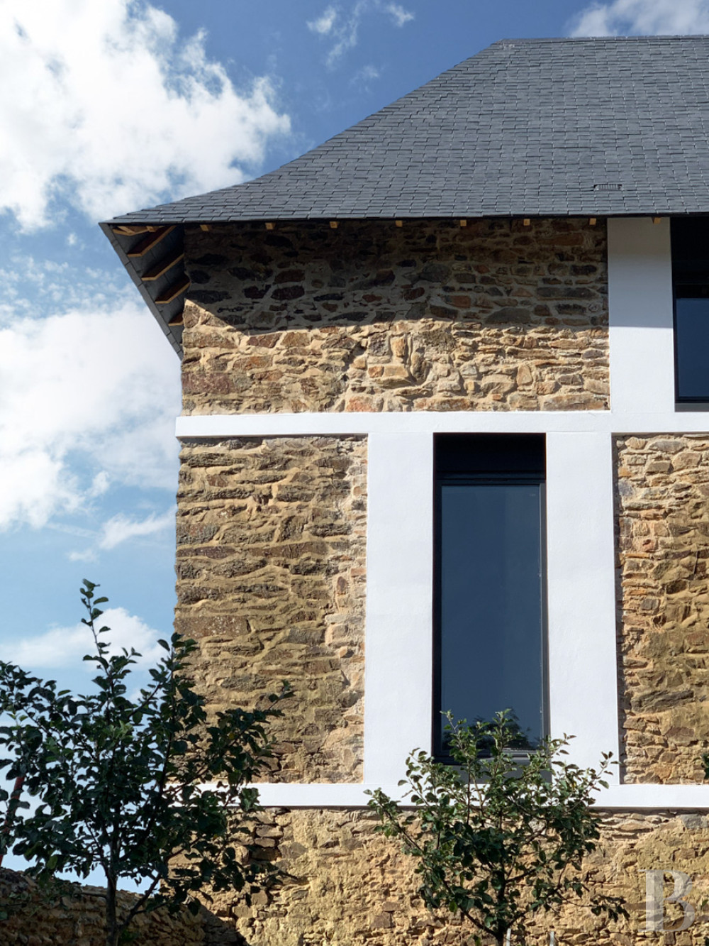 En Mayenne, au sud de Laval, un ancien établissement de blanchissage dans un domaine de 180 hectares - photo  n°2